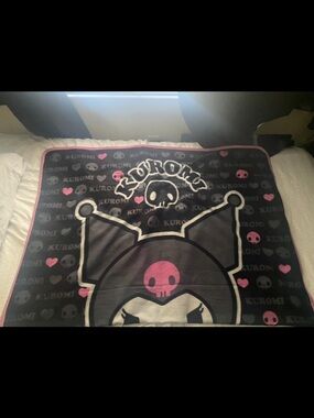Hot Topic Kuromi Black Pink Plush Throw Blanket